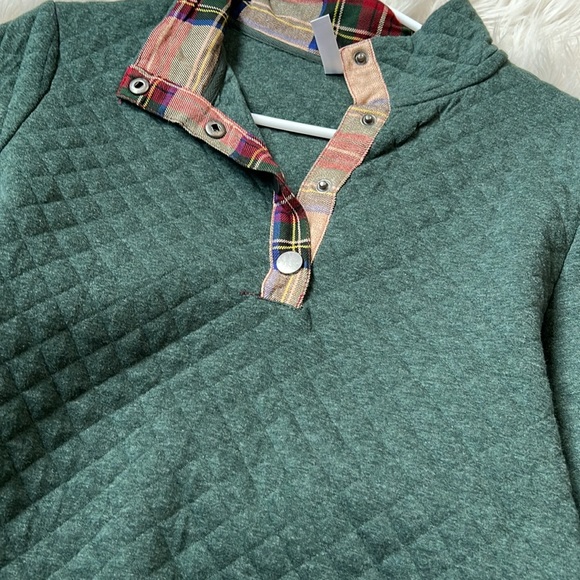 Quilted Pullover Sweater - Picture 2 of 3